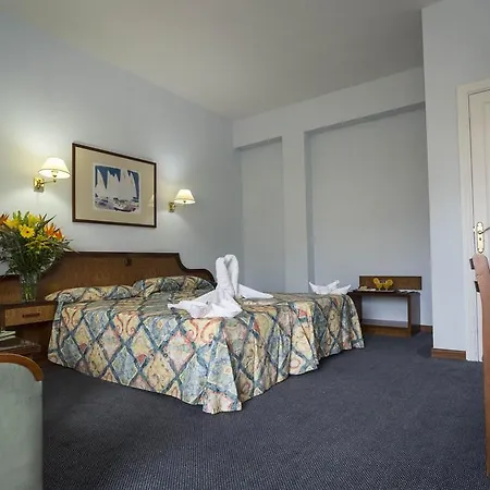 Elegance Miramar Отель 3*